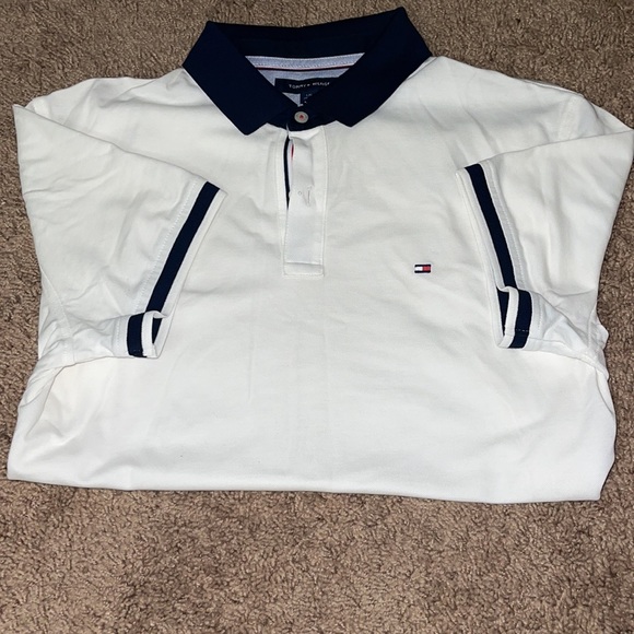 Men’s Tommy Hilfiger 3 button polo shirt - Picture 3 of 4